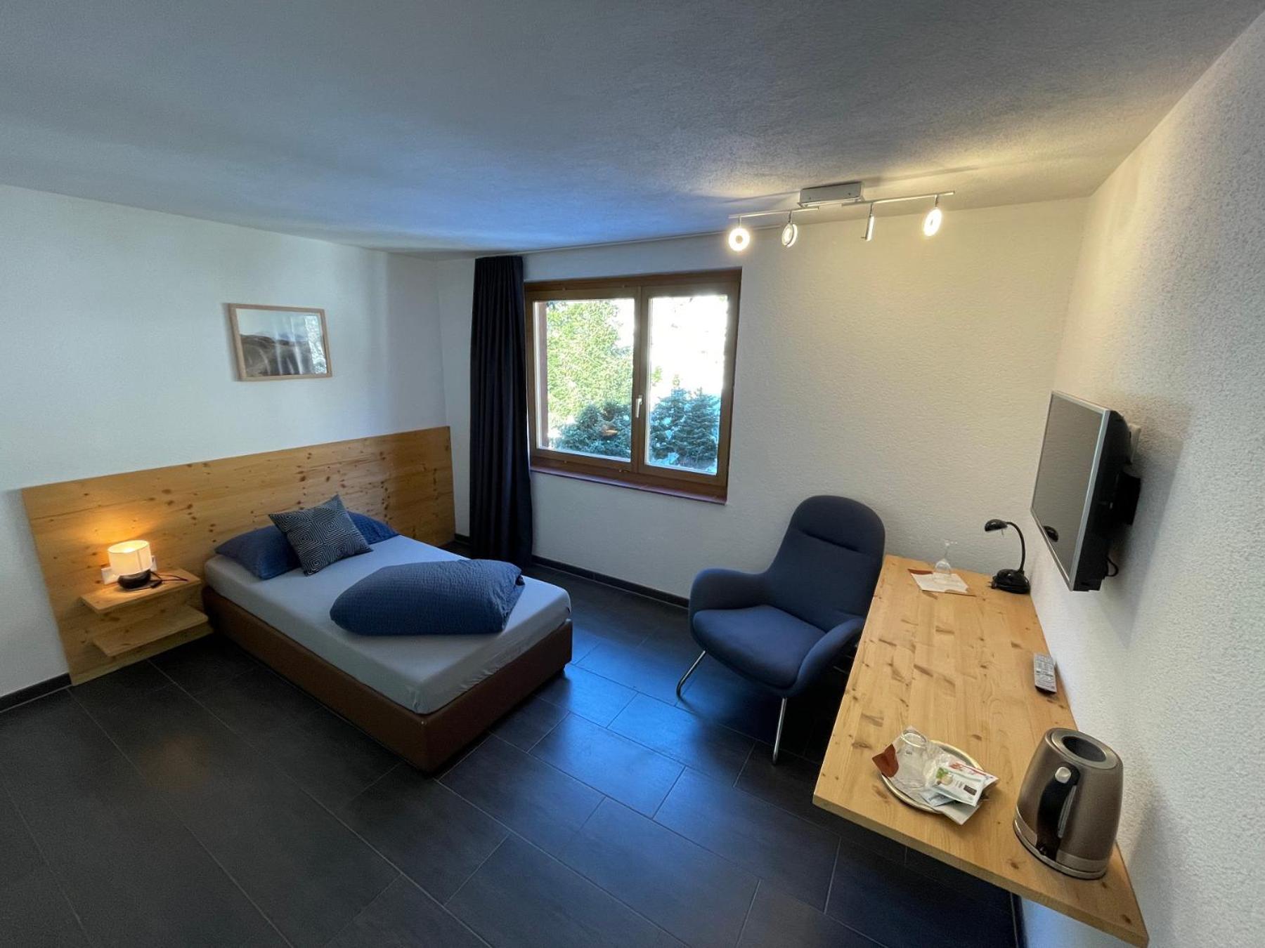 Catrina Hotel Disentis Room photo