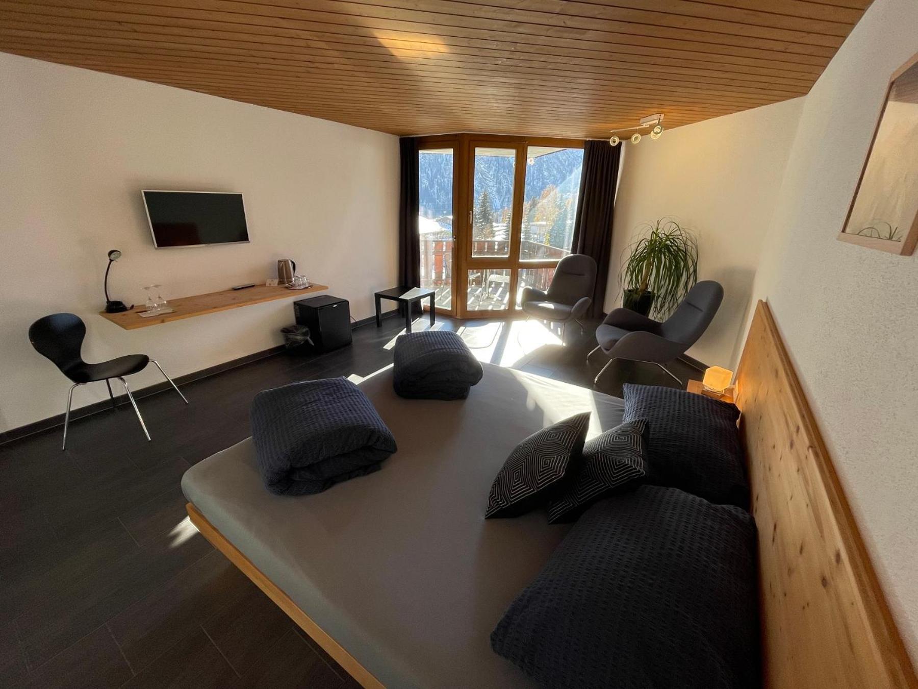 Catrina Hotel Disentis Room photo